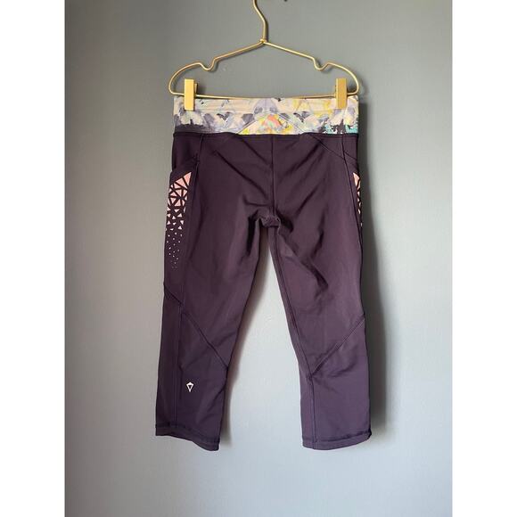 Ivivva navy blue/floral crop leggings - Picture 2 of 4